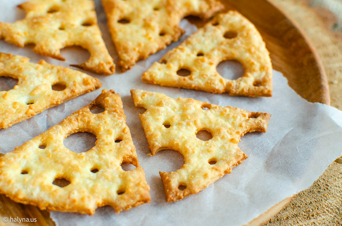 Sharp Cheddar Crisps